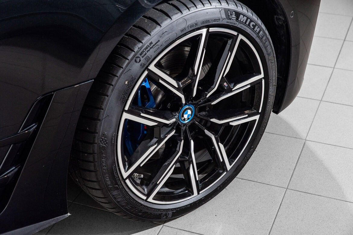 BMW i4 M50