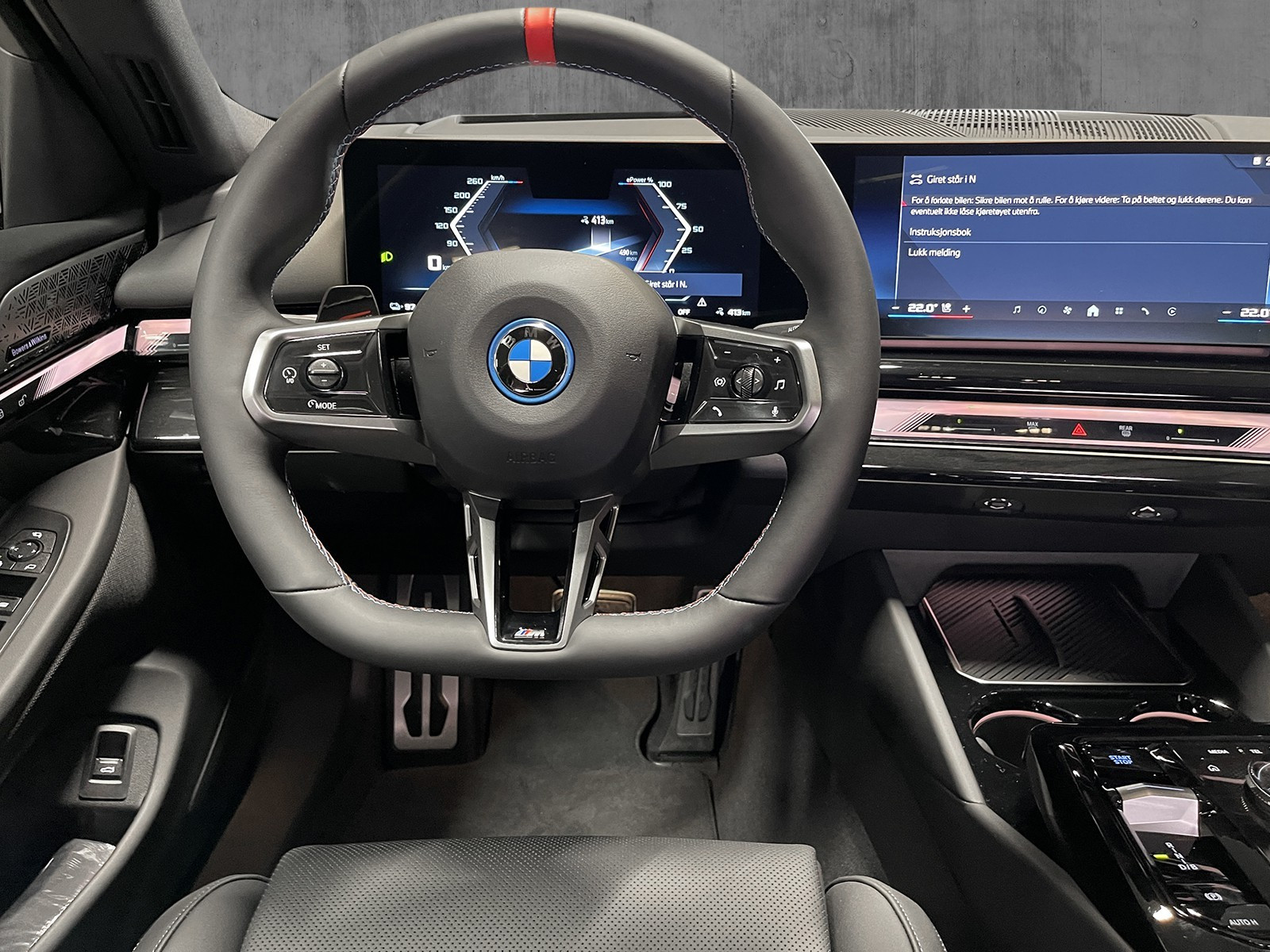 BMW i5 M60