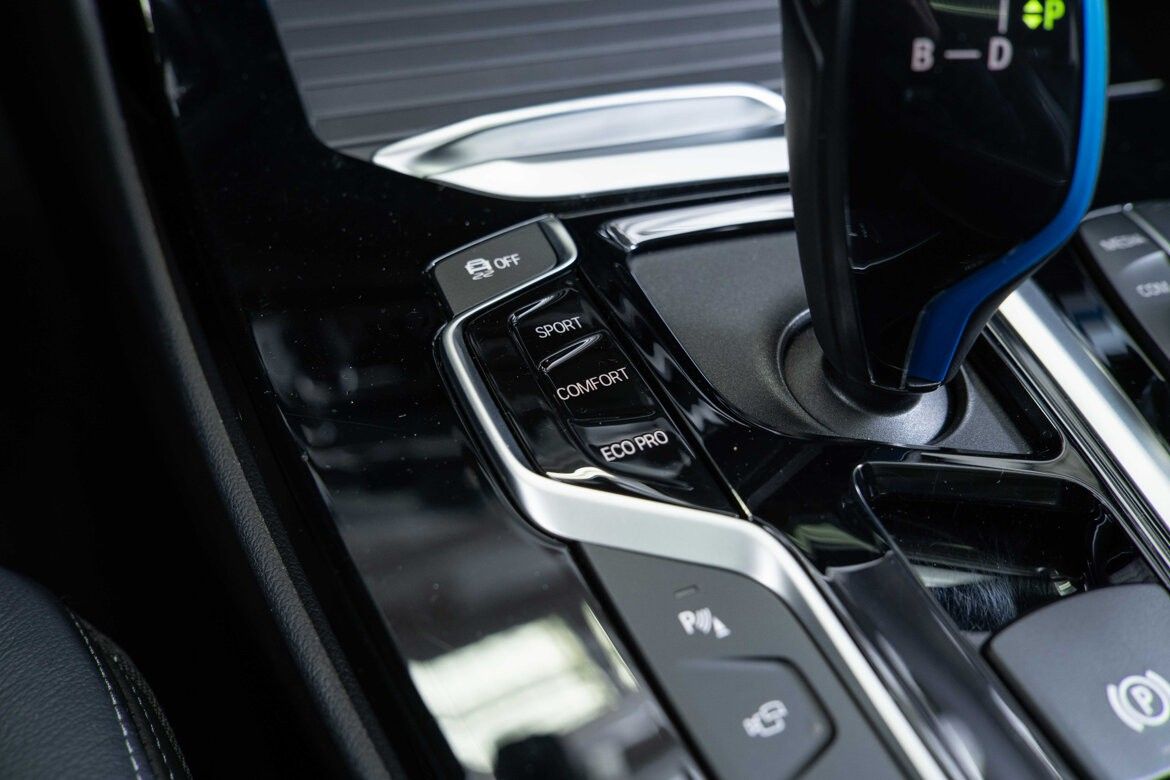 BMW iX3