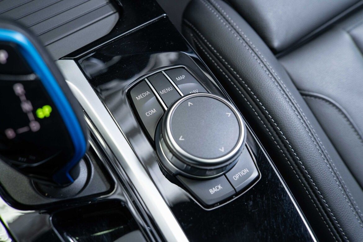 BMW iX3