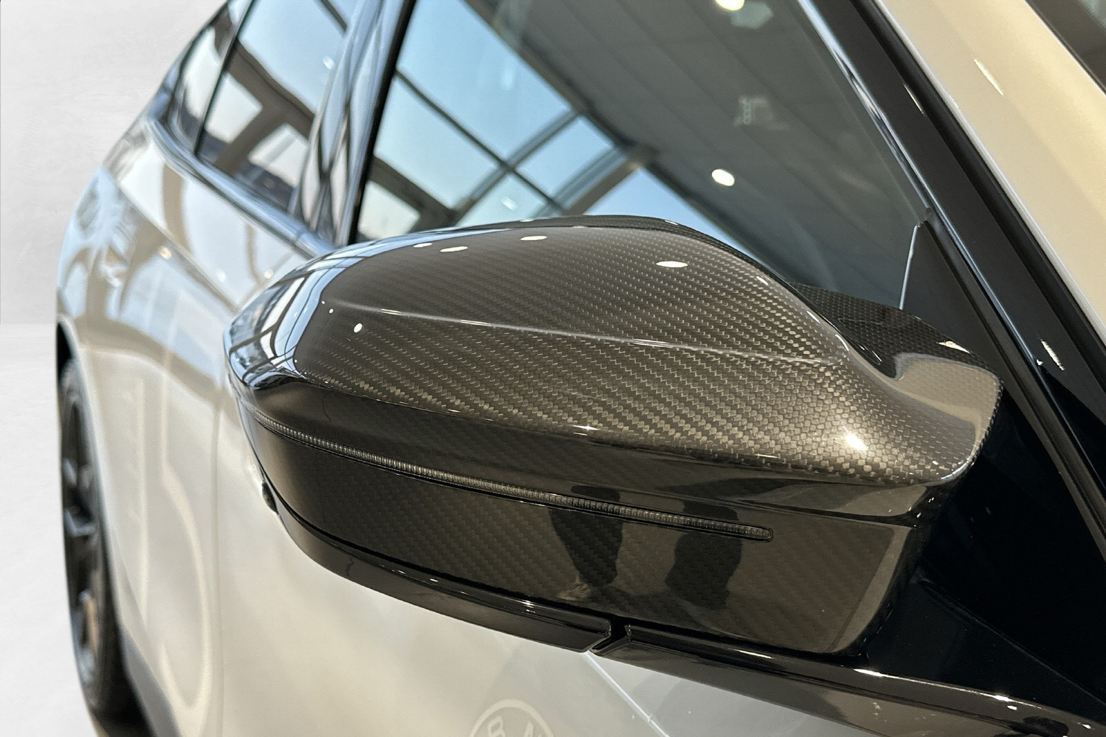 BMW i5 M60