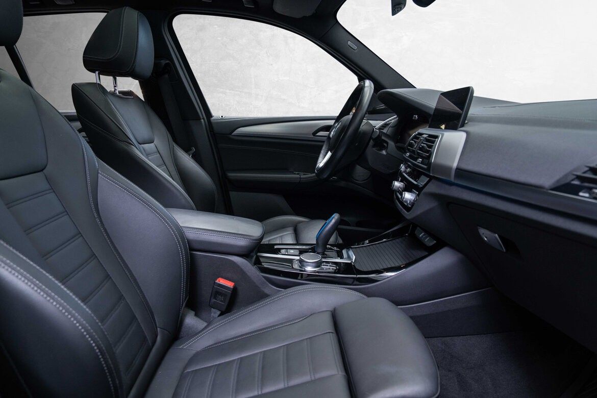 BMW iX3
