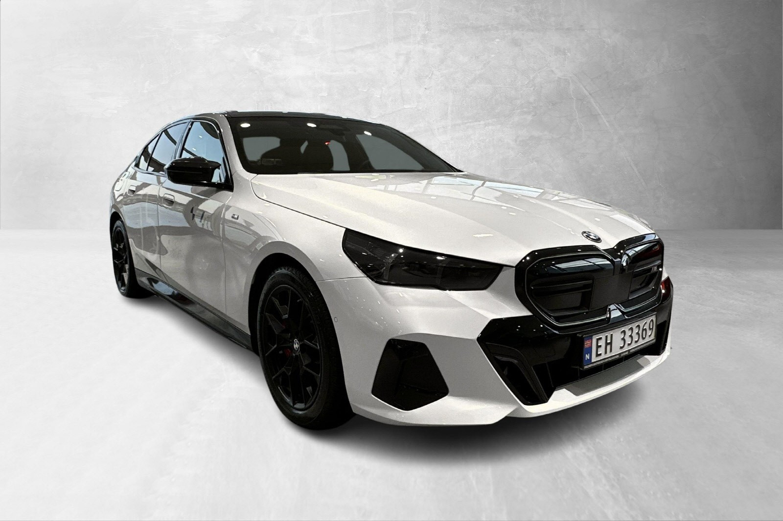 BMW i5 M60
