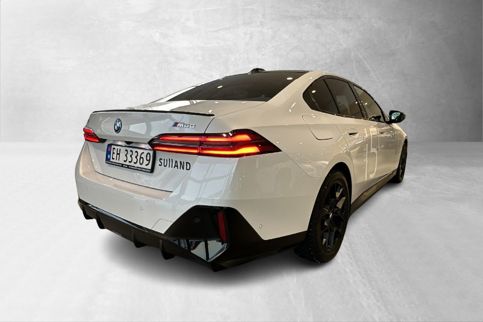 BMW i5 M60
