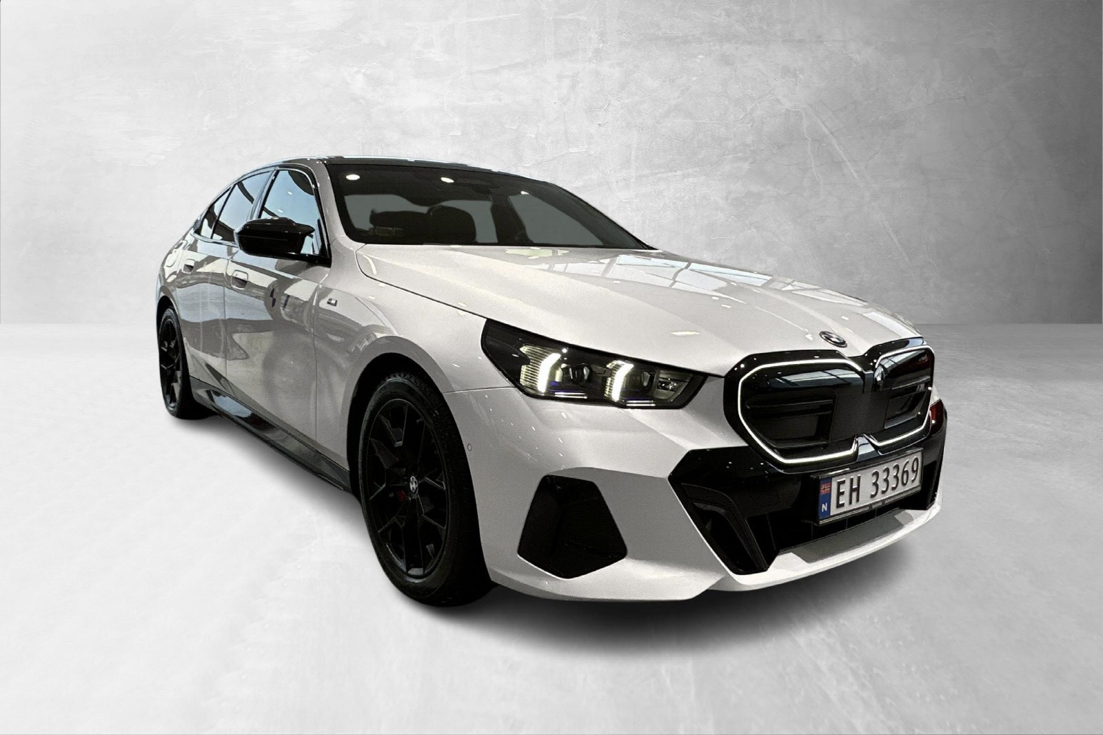 BMW i5 M60