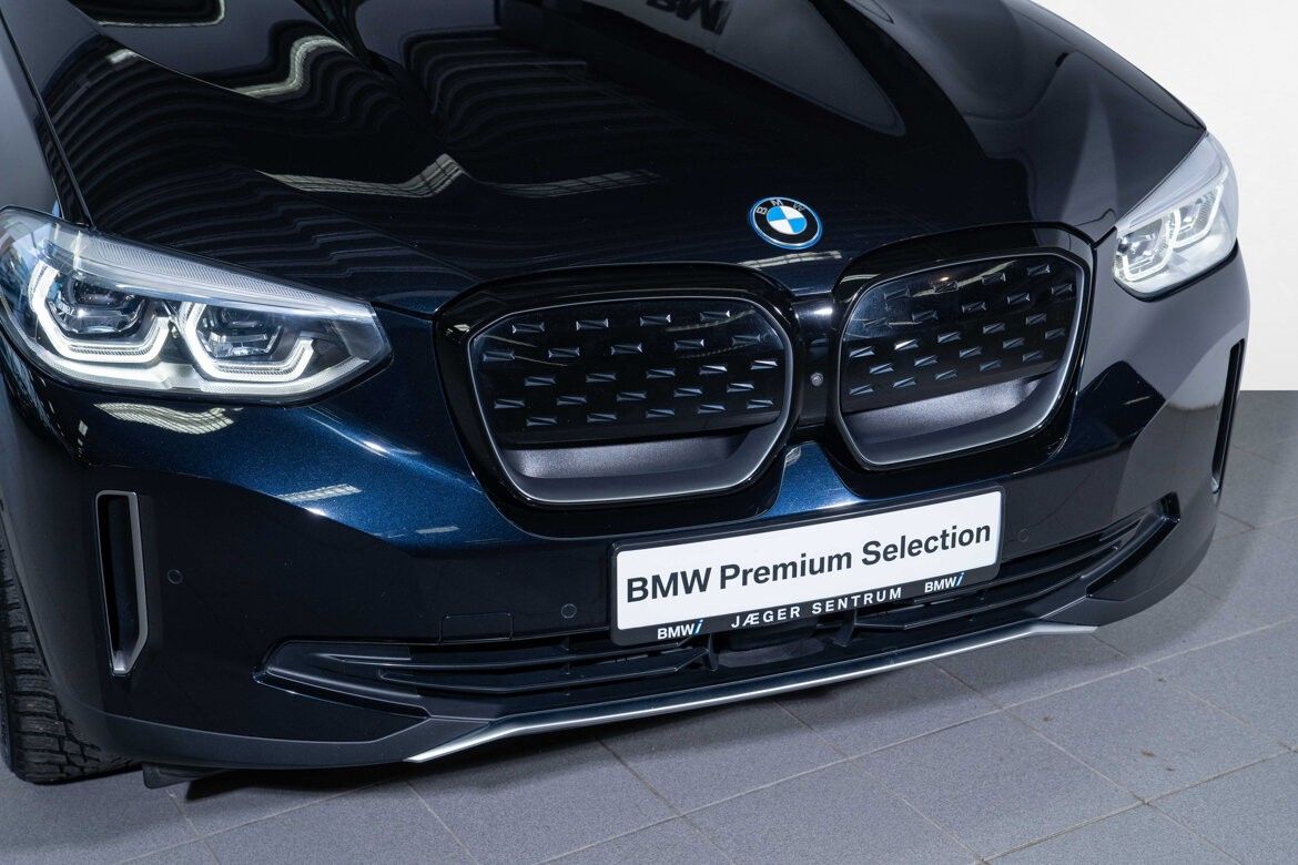 BMW iX3