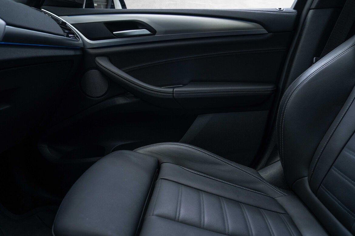 BMW iX3