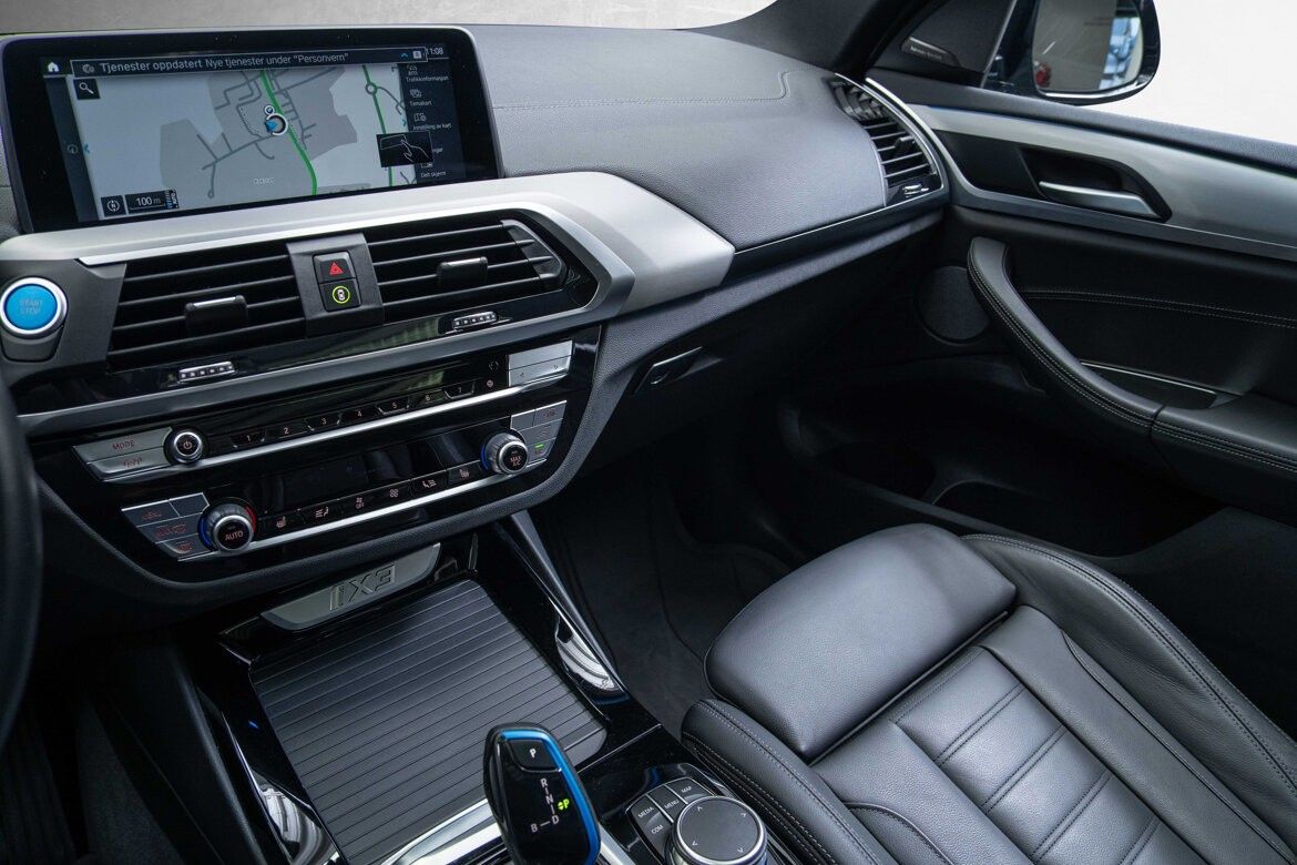 BMW iX3