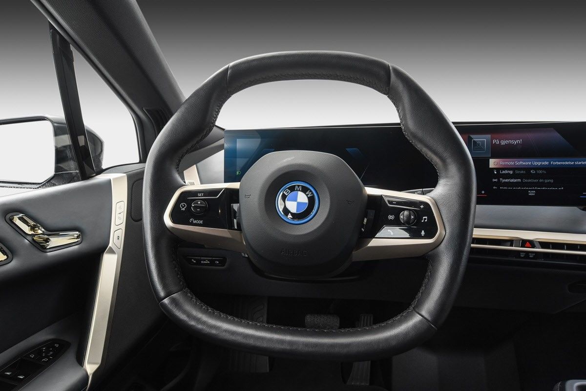 BMW iX xDrive 50