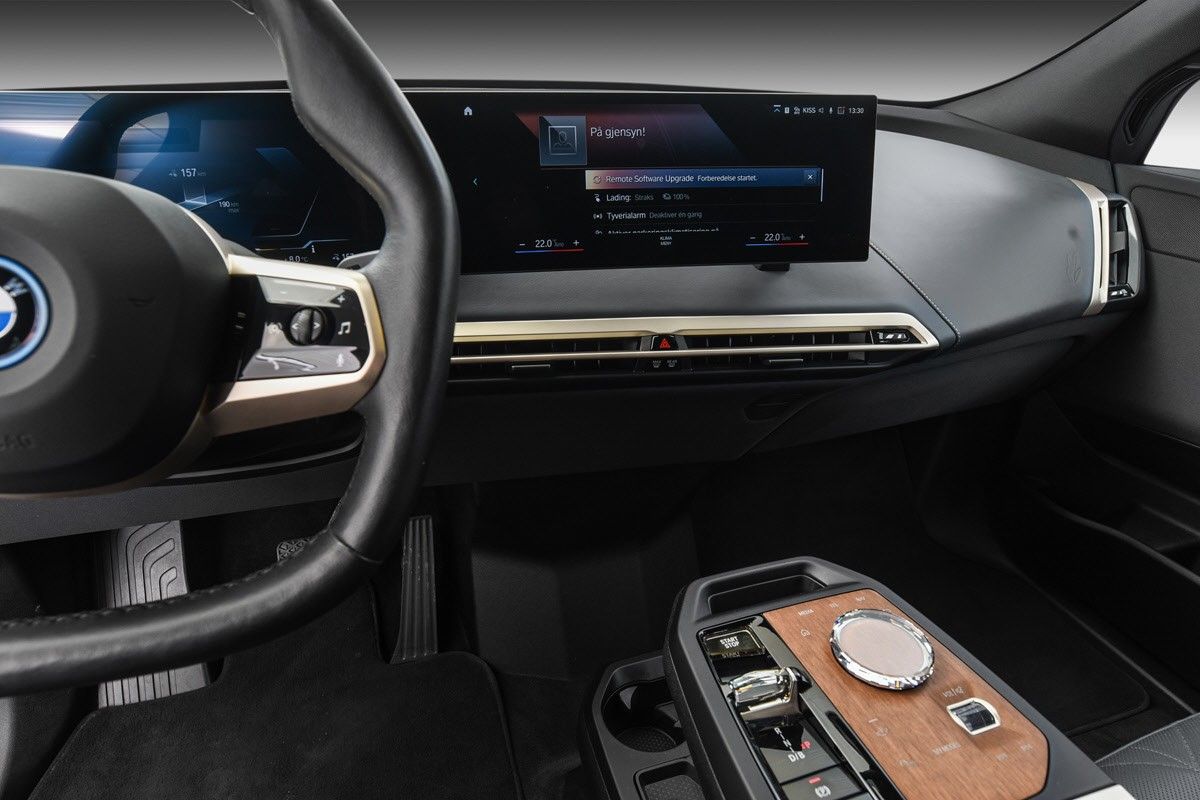 BMW iX xDrive 50