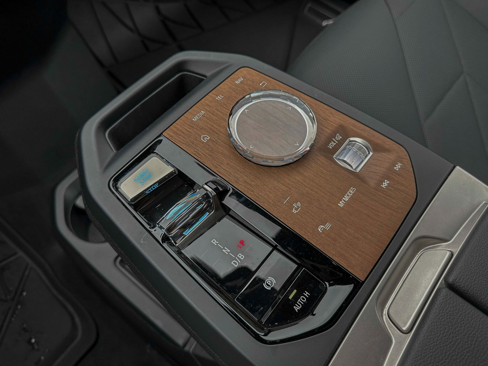 BMW iX xDrive 40
