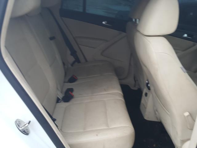Volkswagen Tiguan S 2015