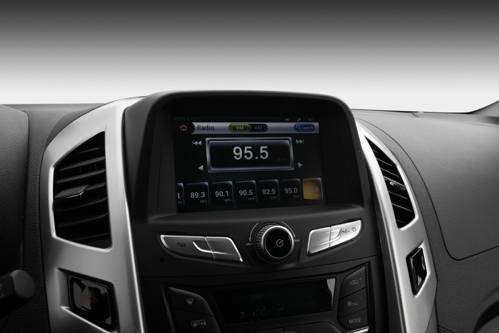 BYD T3