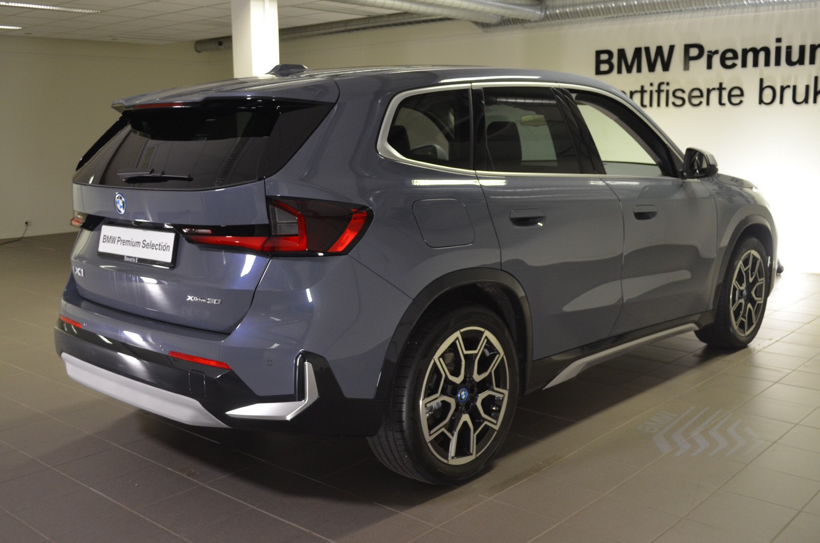 BMW iX1