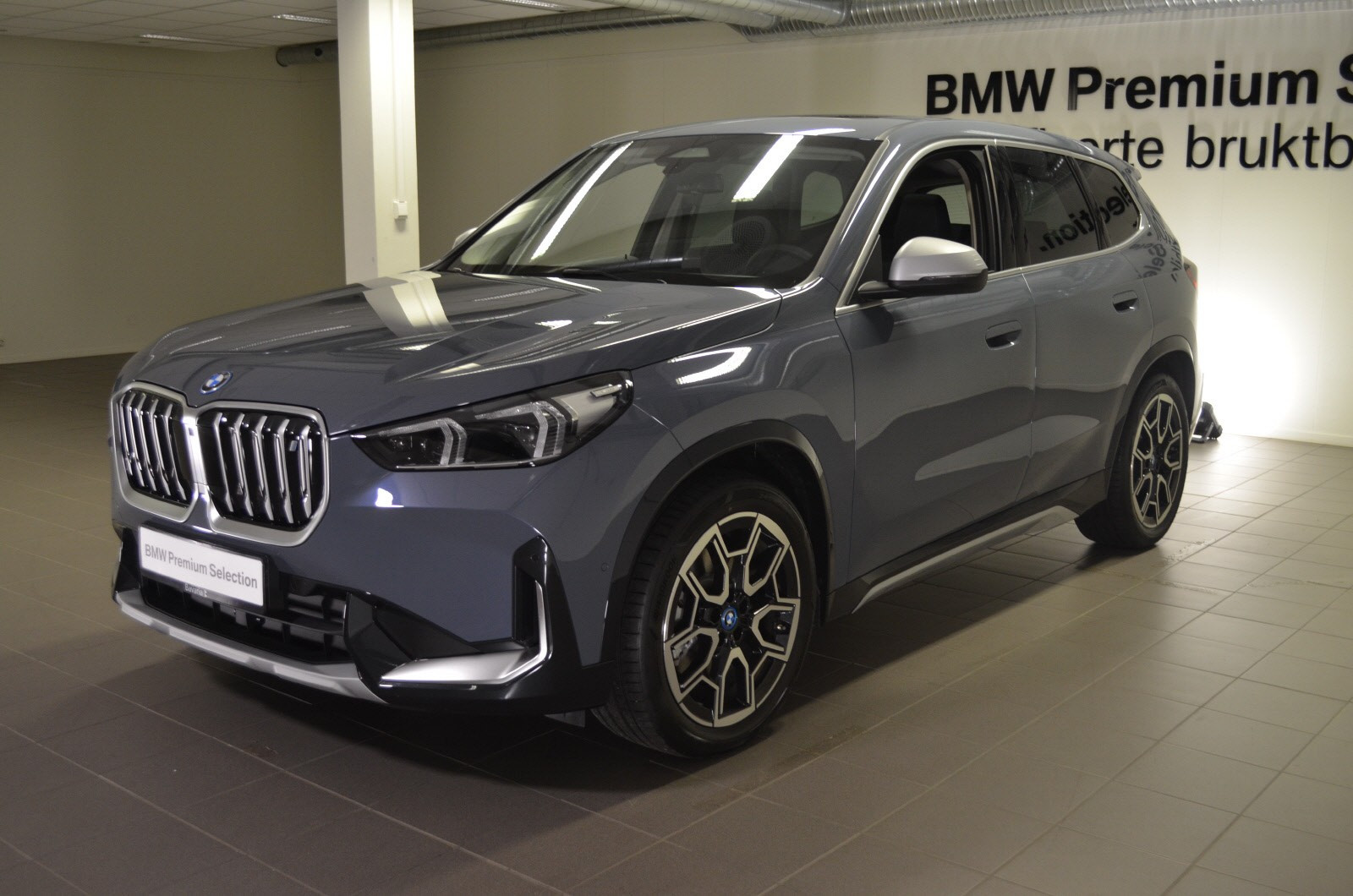 BMW iX1