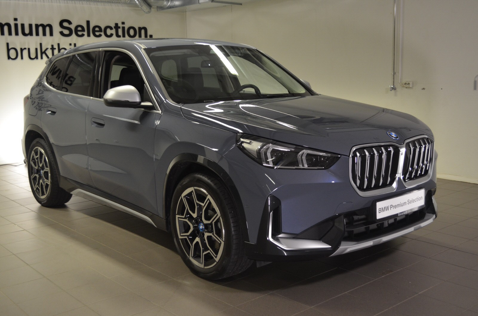 BMW iX1
