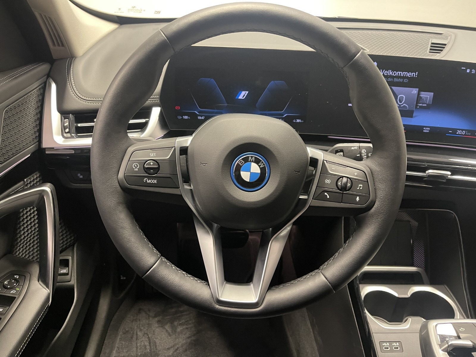 BMW iX1