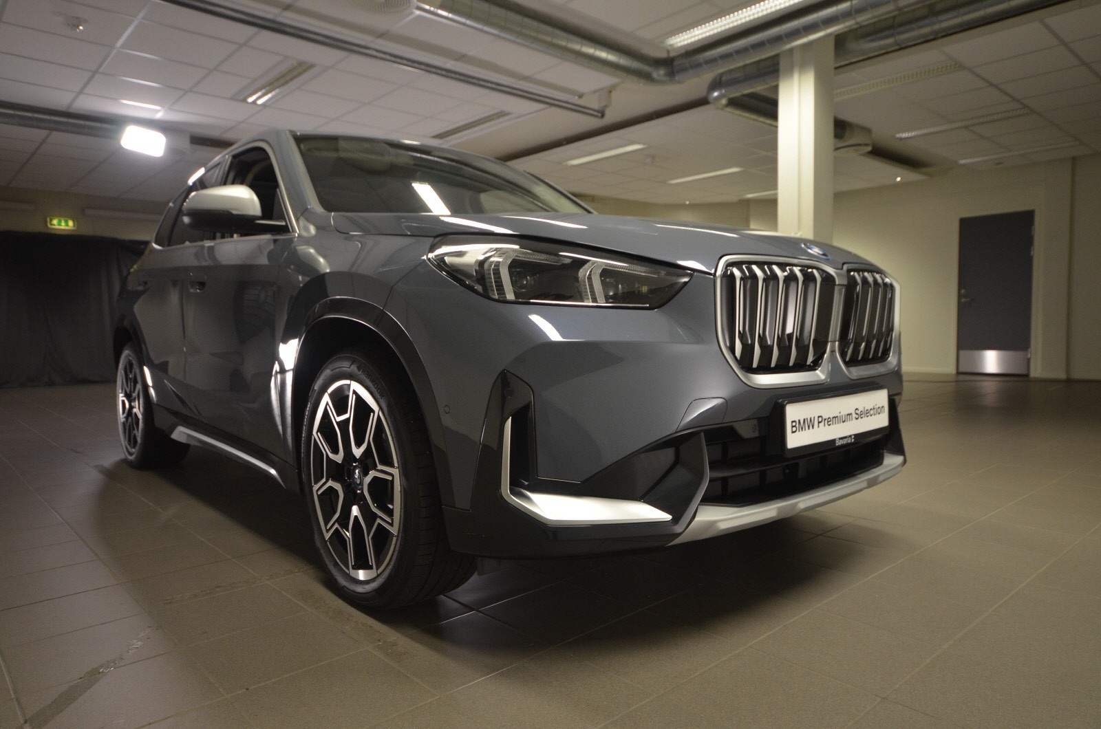 BMW iX1