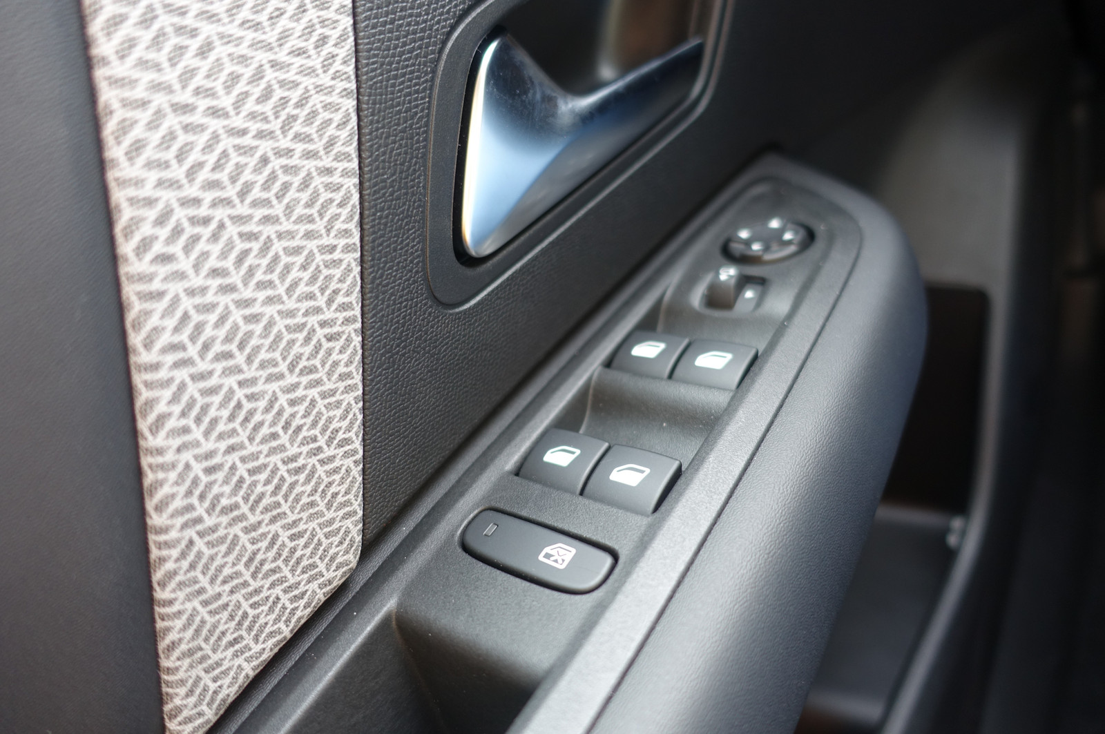 Citroen E-C4 X