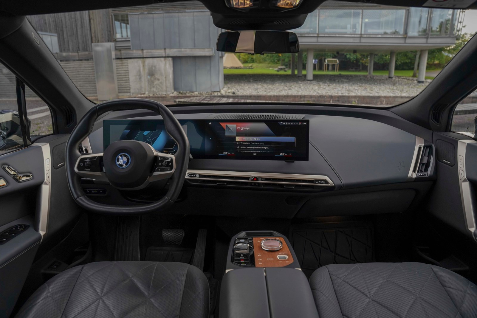 BMW iX xDrive 50