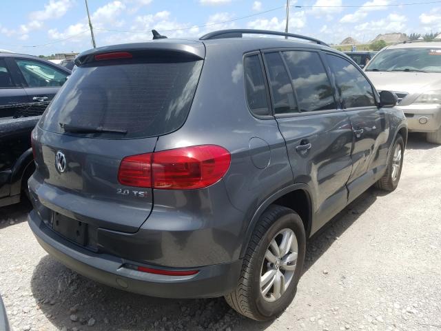 Volkswagen Tiguan S 2015