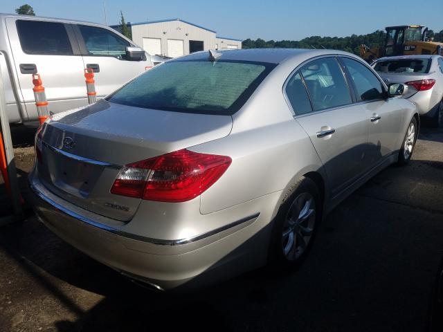 Hyundai Genesis 3 2013