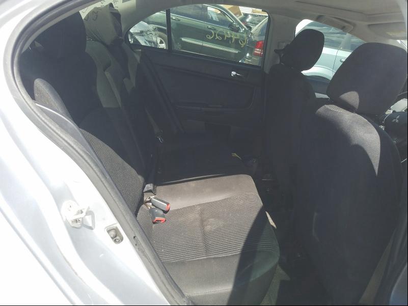 Mitsubishi Lancer ES 2014