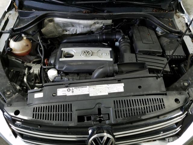 Volkswagen Tiguan S 2013