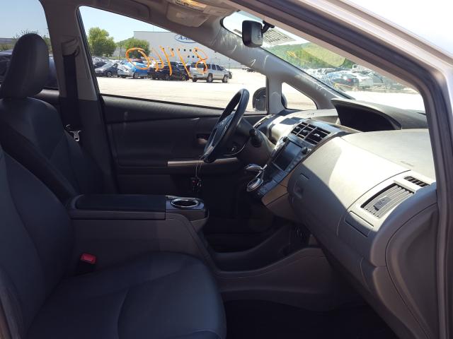 Toyota Prius V 2013