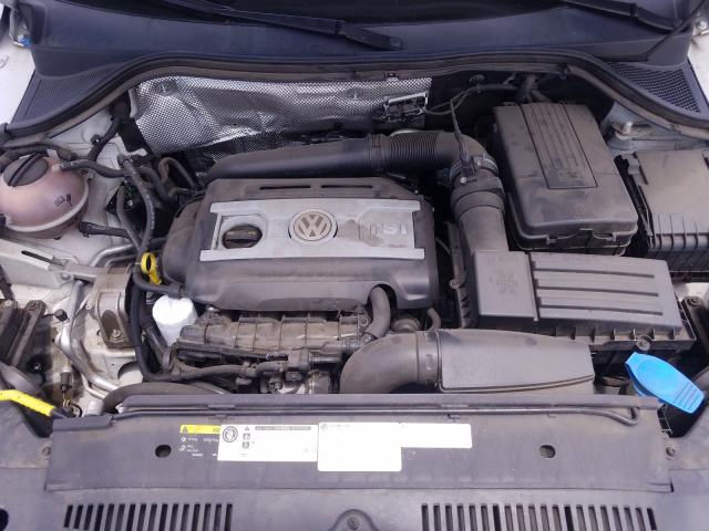 Volkswagen Tiguan S 2015