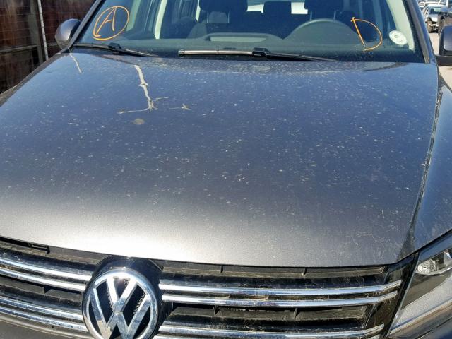 Volkswagen Tiguan S 2017
