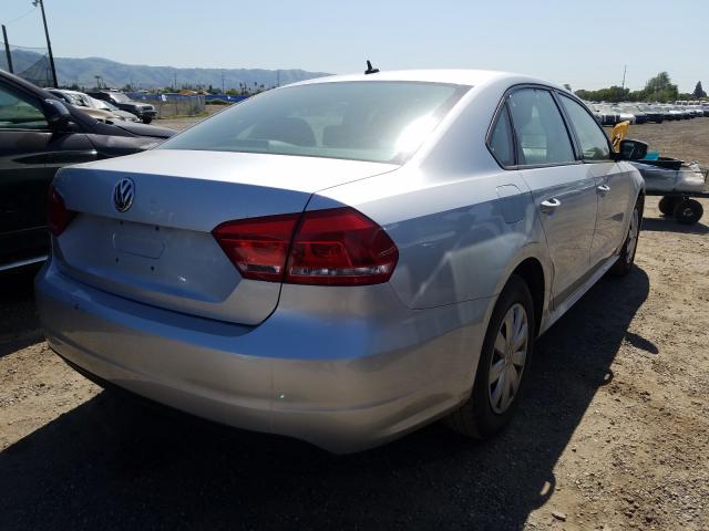 Volkswagen Passat S 2013