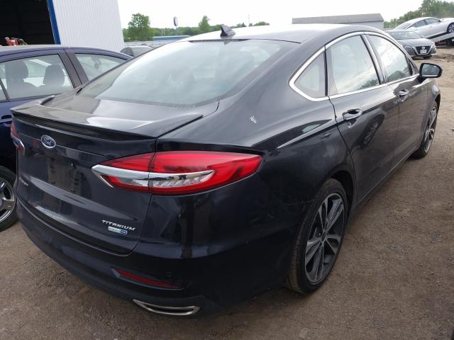 Ford Fusion Titanium 2020