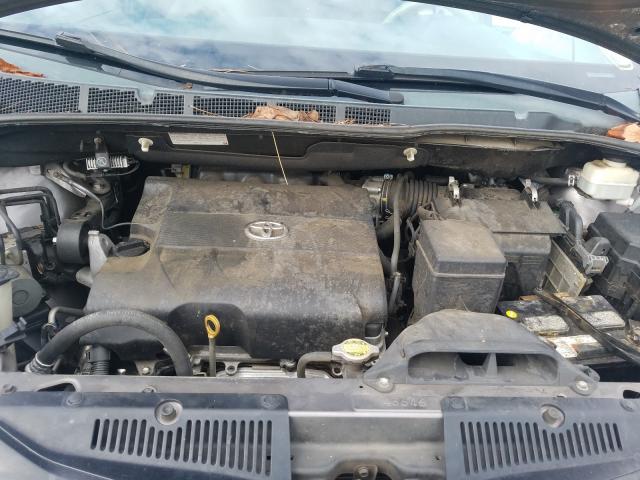 Toyota Sienna 2011