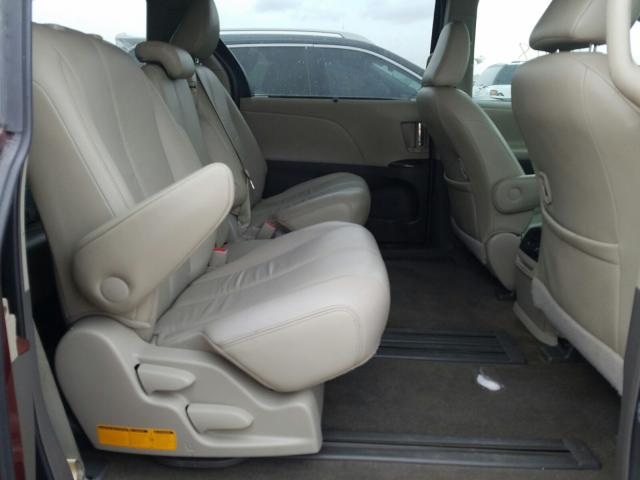 Toyota Sienna XLE 2012