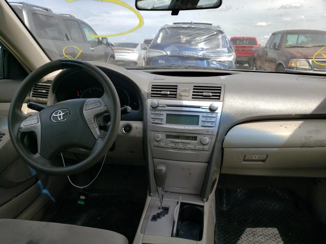 Toyota Camry Hybrid 2011