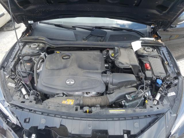 Infiniti QX30 Base 2018