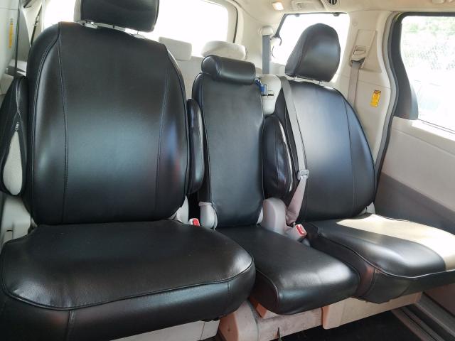 Toyota Sienna LE 2014