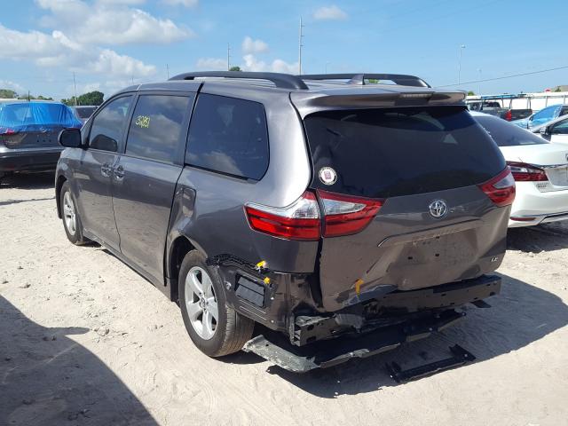 Toyota Sienna LE 2018