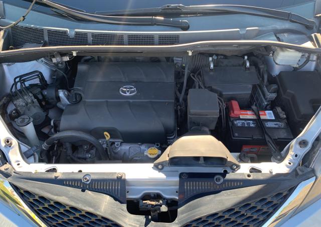 Toyota Sienna Sport 2012