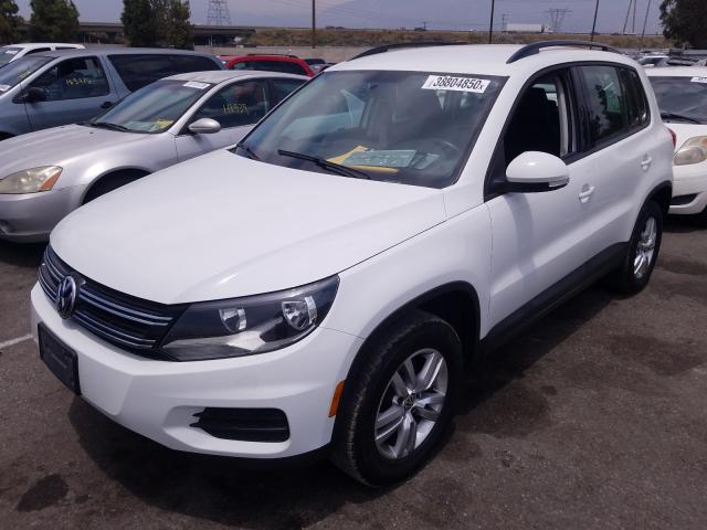 Volkswagen Tiguan S 2015