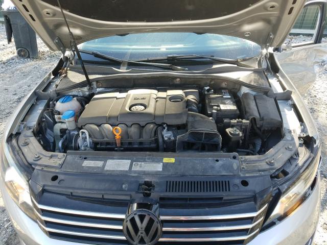 Volkswagen Passat SE 2013