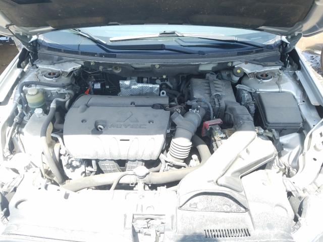 Mitsubishi Lancer ES 2016