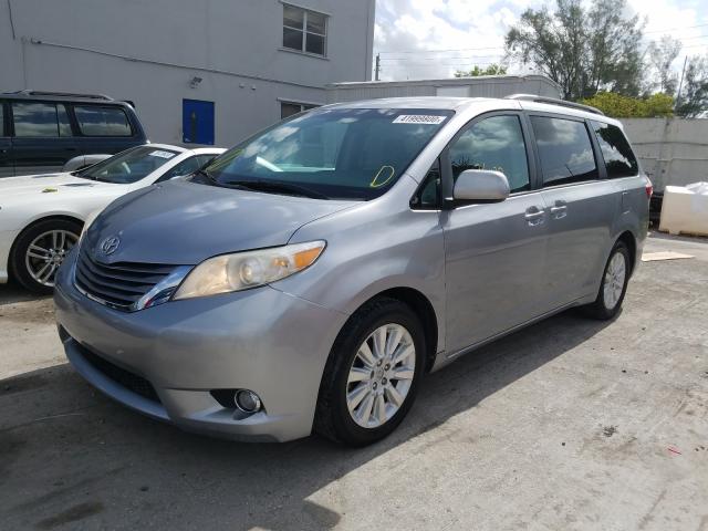 Toyota Sienna LE 2016