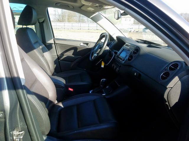 Volkswagen Tiguan S 2016