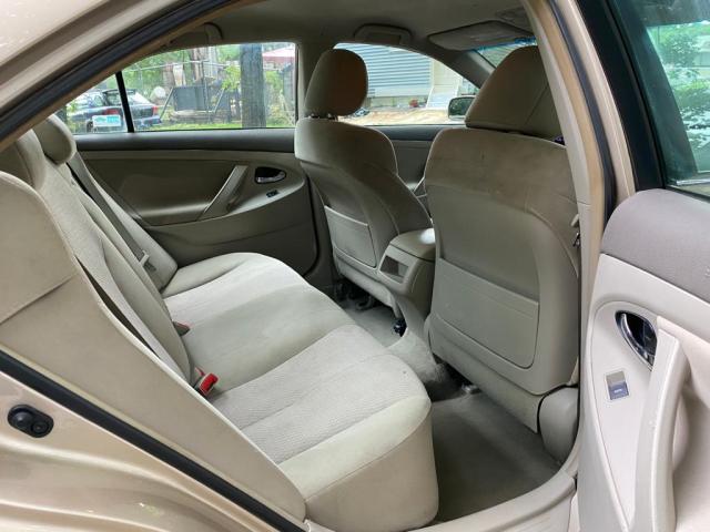 Toyota Camry Base 2011