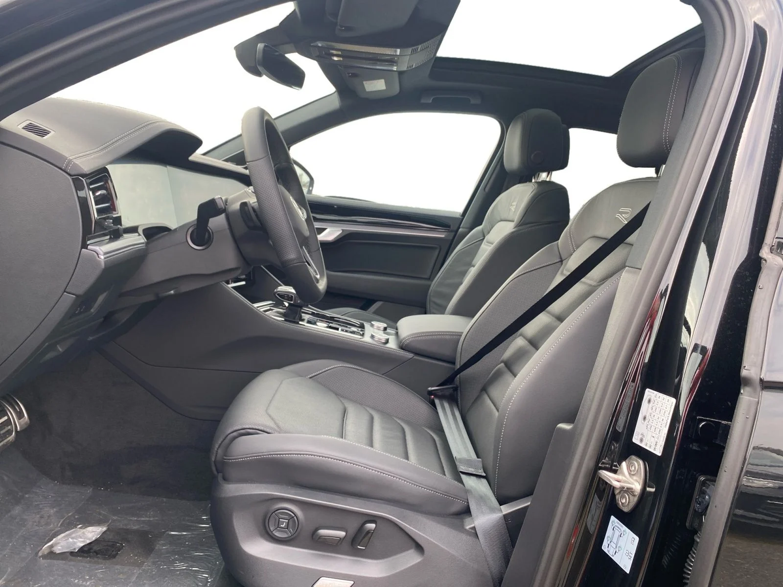 Volkswagen Touareg R-Line 3,0 TDI 2025
