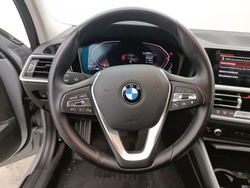 BMW 3 Series 318d Lounge - Diesel - Automatic - 150 hp - 36.898 km