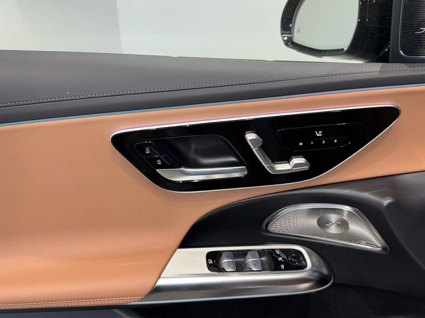 Mercedes-Benz E 200 AMG 2025