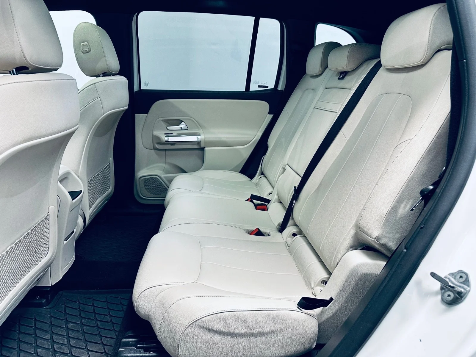 Mercedes-Benz EQB 2023